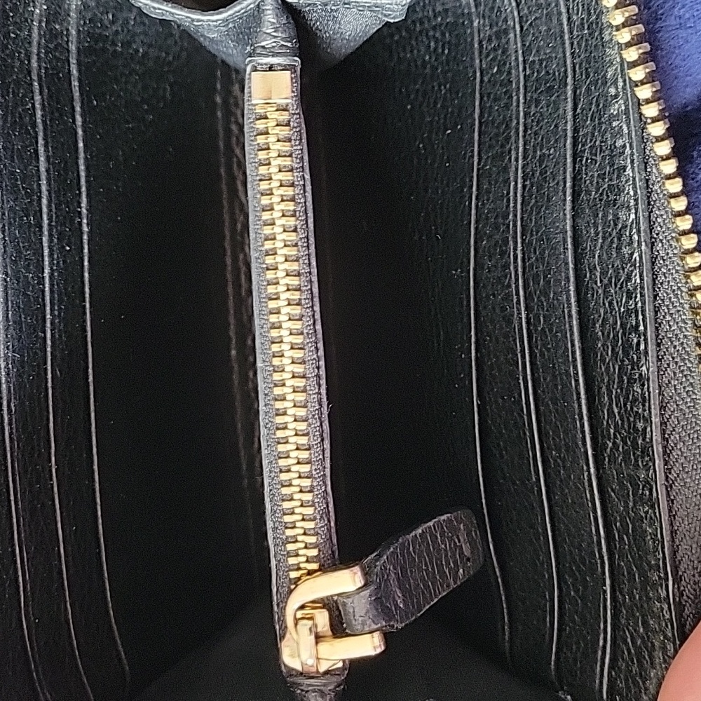 Coccinelle Black Leather Zipper Wallet w Dotted Lined Design - Picture 5 of 8